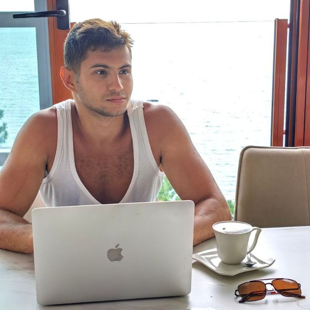 Никита - репетитор по информатике